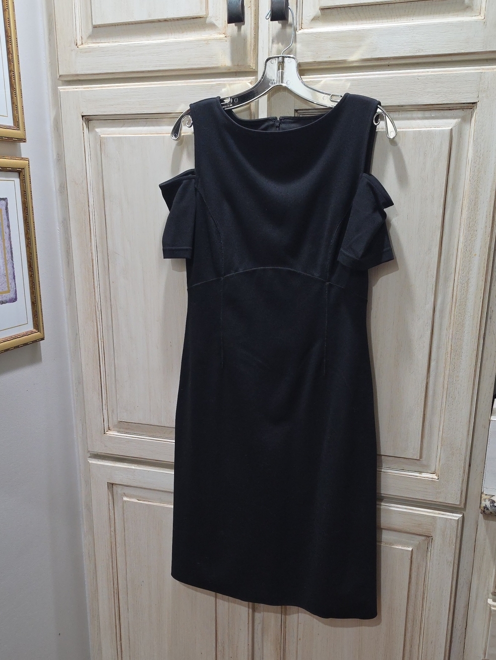 Nue by Shani Black Cold-Shoulder Midi Dress EUC